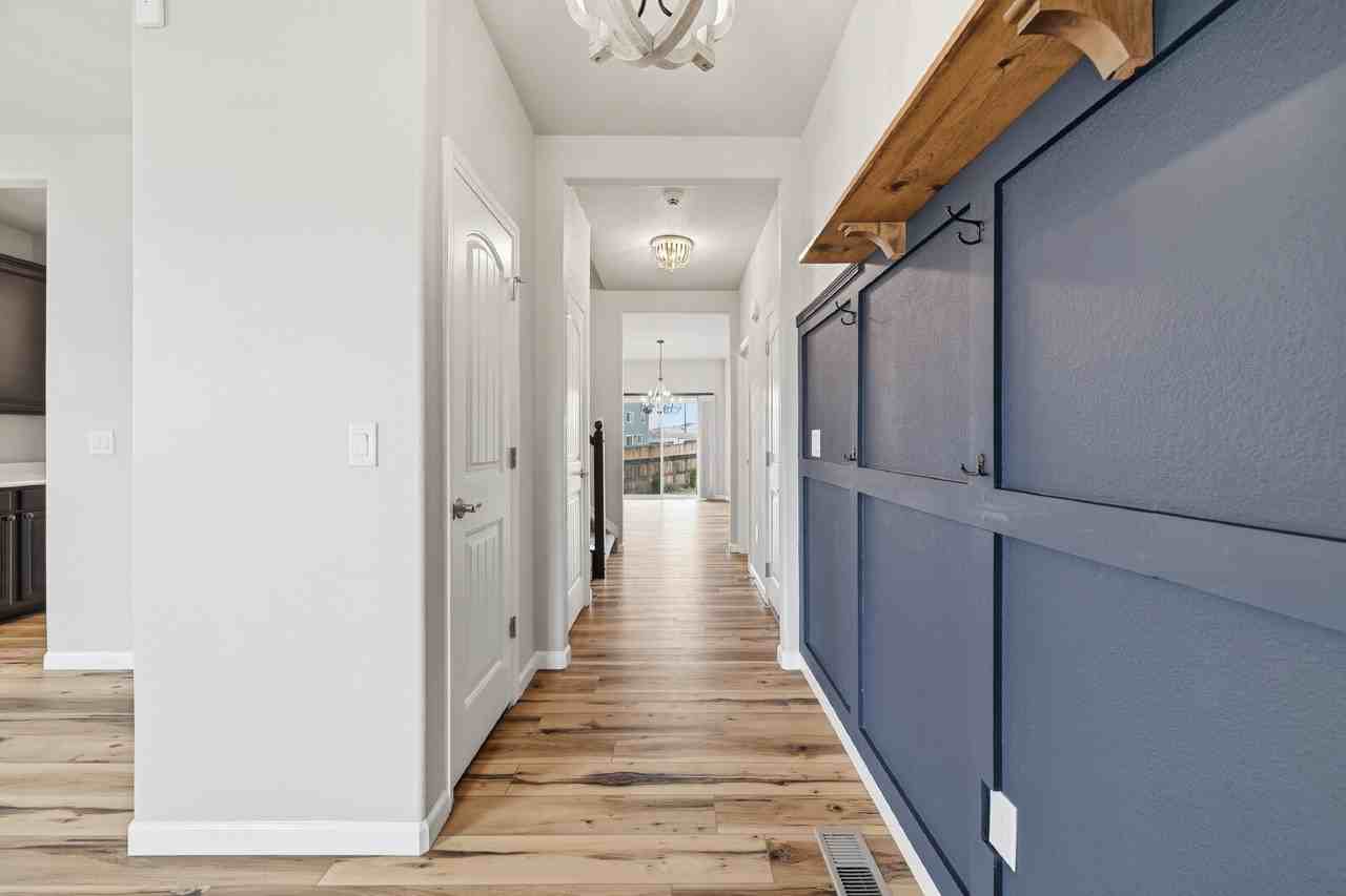 6735 Skuna Dr - Photo 4 of 50