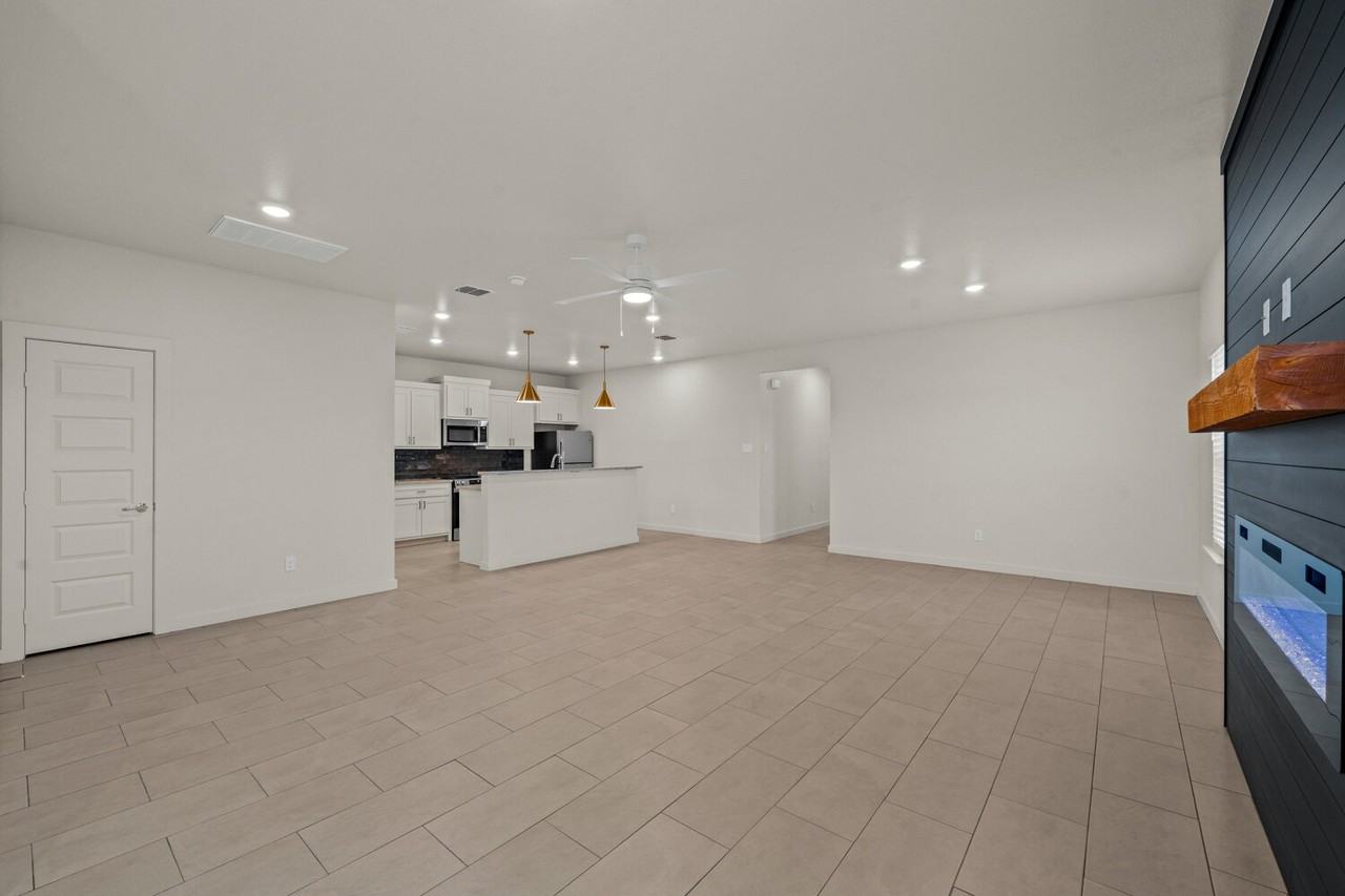 7036 41st St - Photo 5 of 25