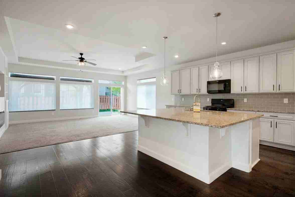 26332 E Archer Ave - Photo 3 of 28