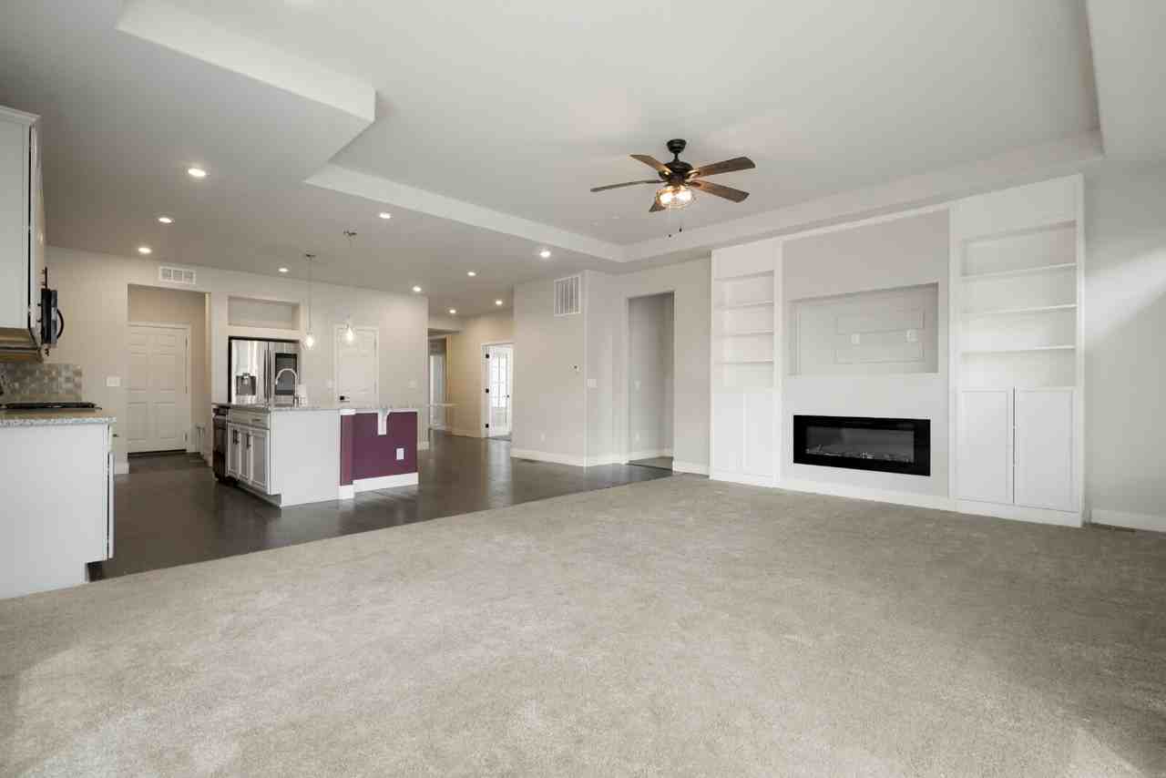 26332 E Archer Ave - Photo 7 of 28