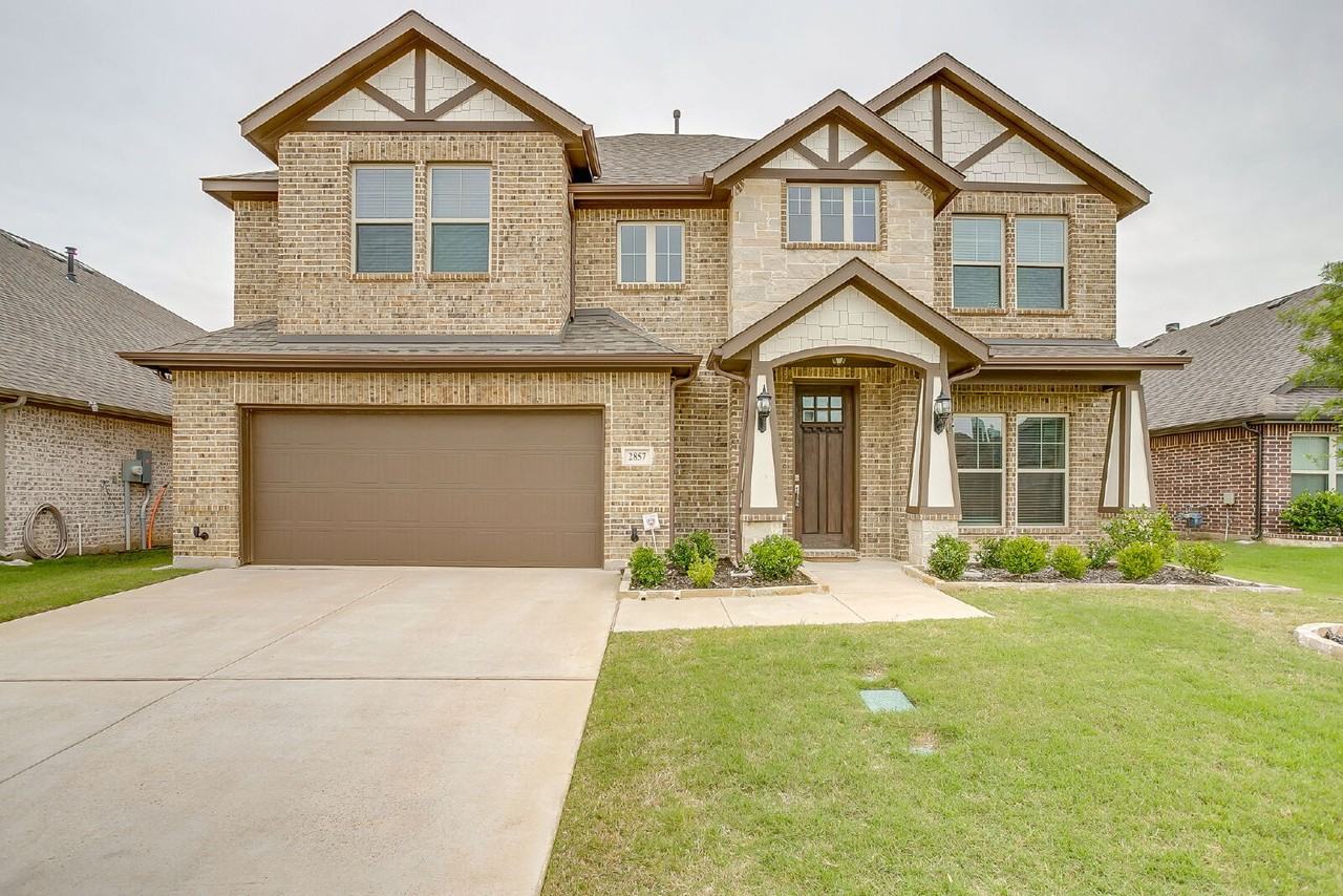 2857 Greenridge Dr - Photo 2 of 49