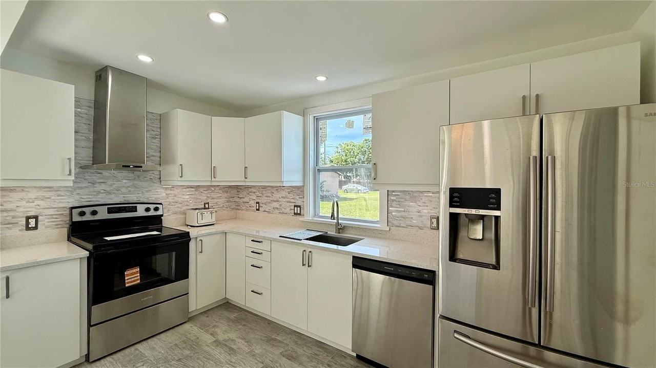701 New York Ave - Photo 4 of 24