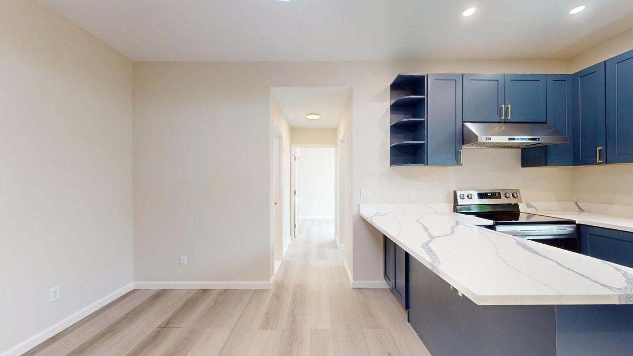 976 Masson Ave - Photo 2 of 13