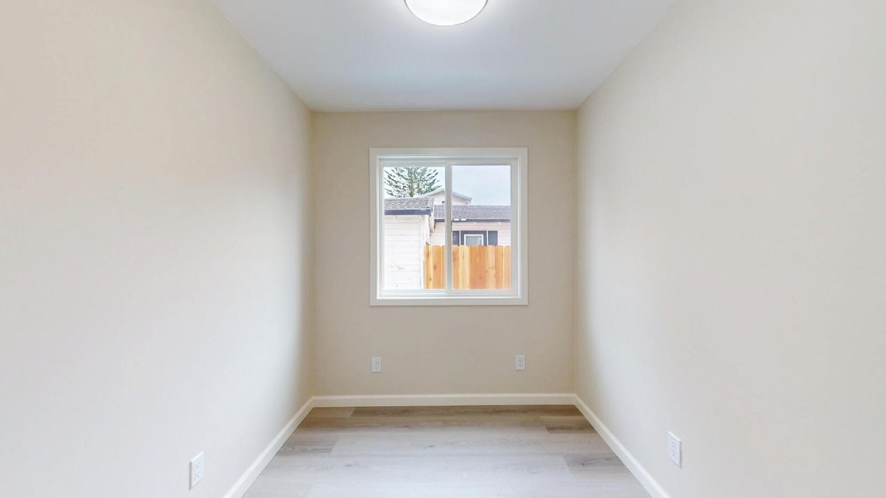 976 Masson Ave - Photo 7 of 13