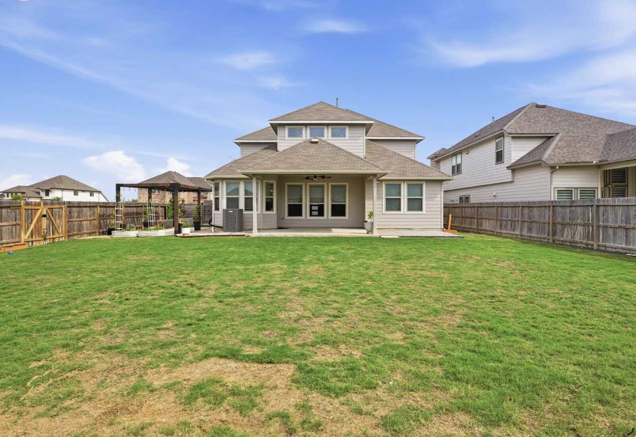 10051 Mulhouse Dr - Photo 4 of 47