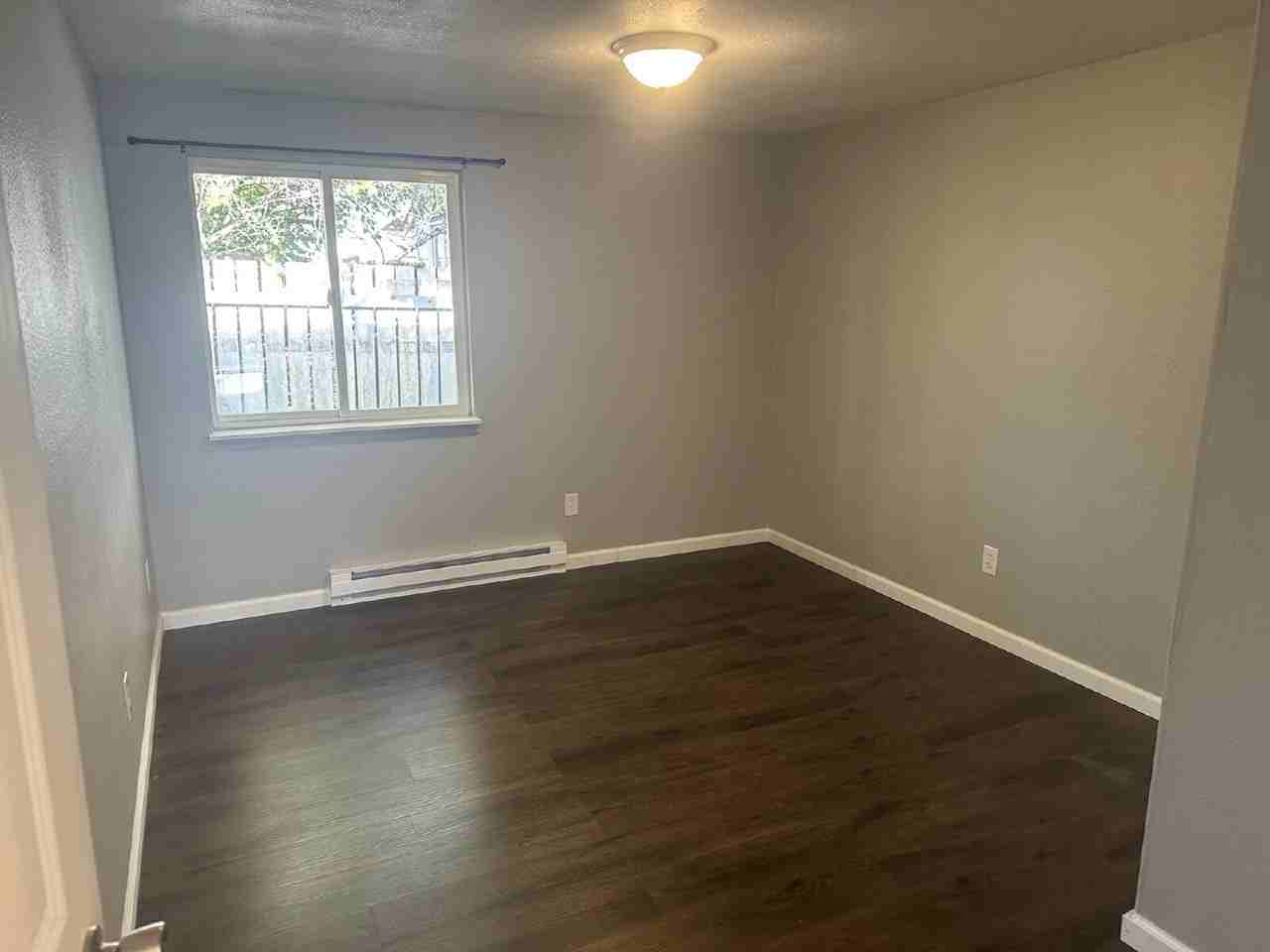 2431 Toledo St #2 - Photo 7 of 8