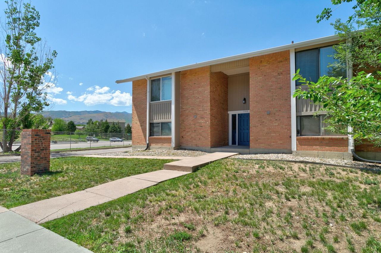 1140 Holli Springs Ln #D - Photo 3 of 50