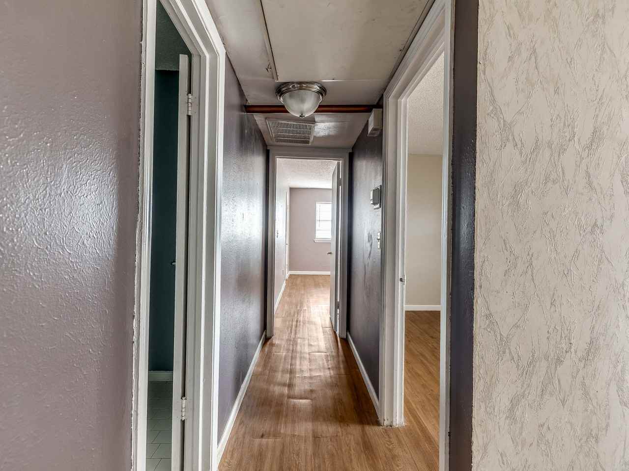 6728 N Meridian Ave - Photo 5 of 48