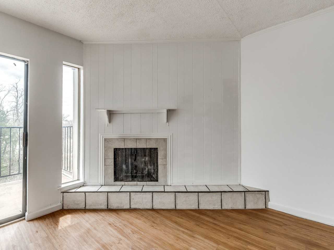 6728 N Meridian Ave - Photo 4 of 48