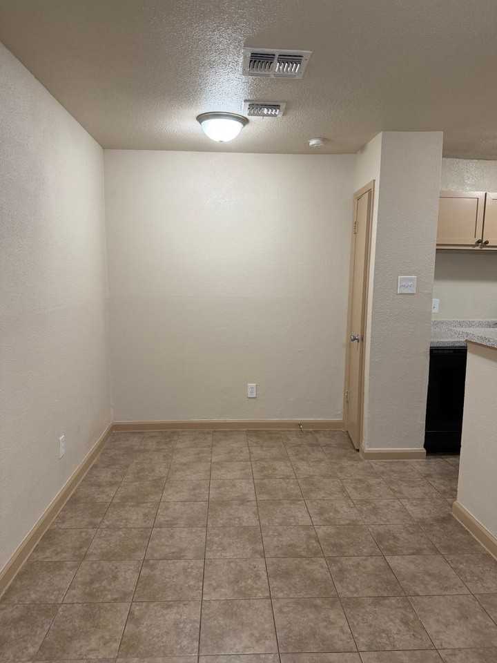 Bellaire Silk Apartments - Photo 3 of 50