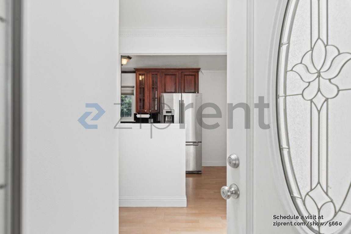 4035 Leigh Ave - Photo 4 of 20