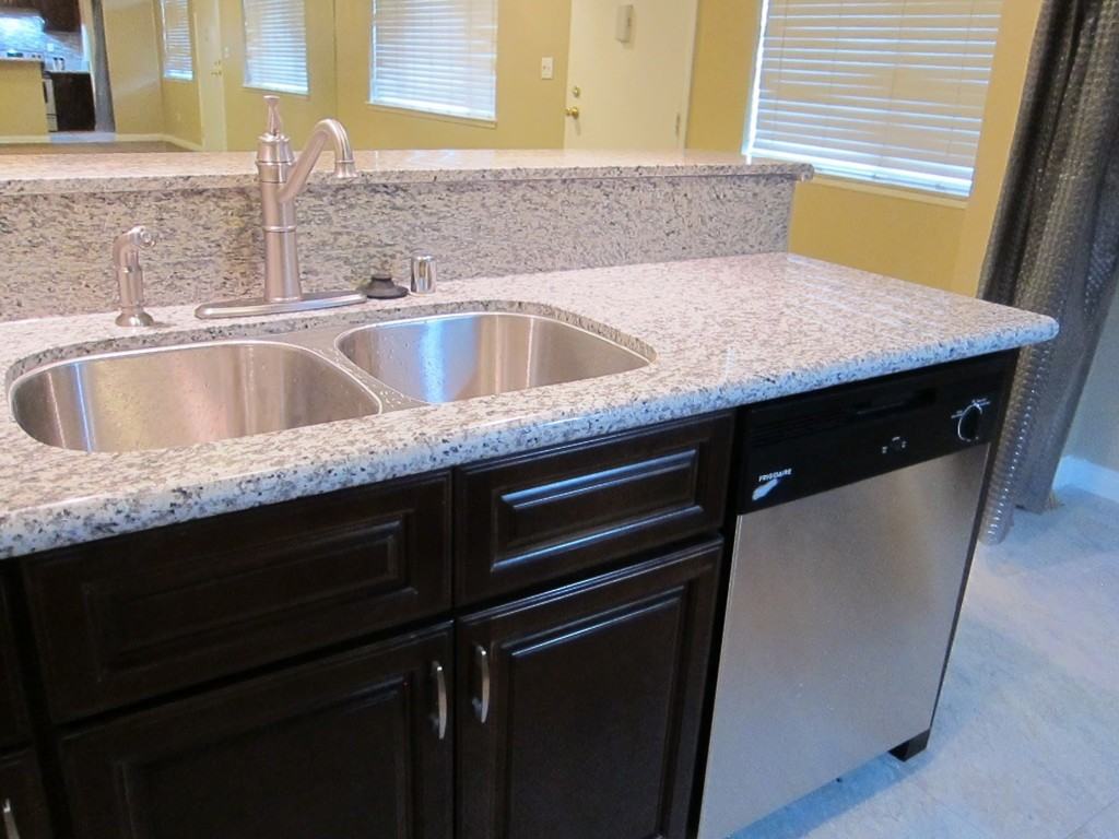104 Sinclair Ave - Photo 3 of 24