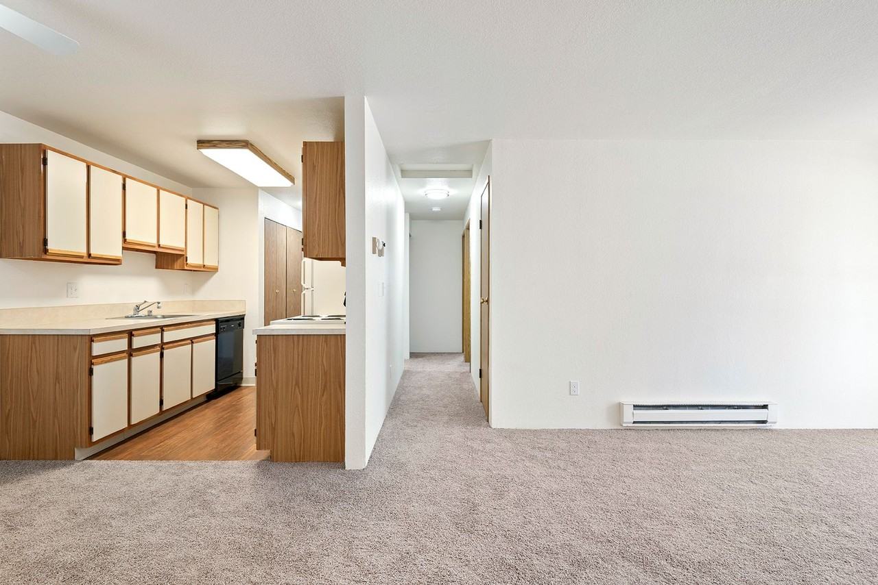 Glenbrook Apartments - Photo 5 of 10