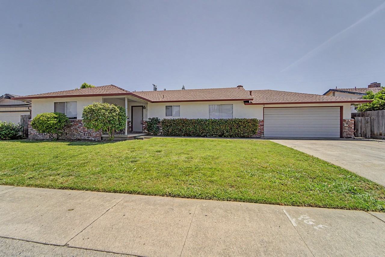 1450 Peach Tree Ln - Photo 2 of 19