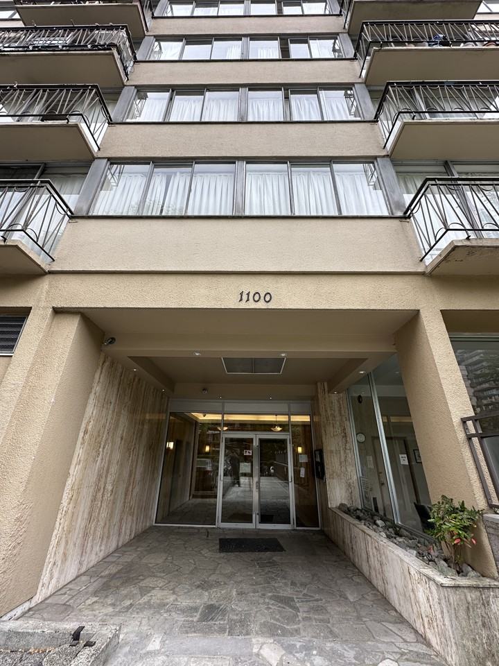 1100 Jervis St - Photo 3 of 50