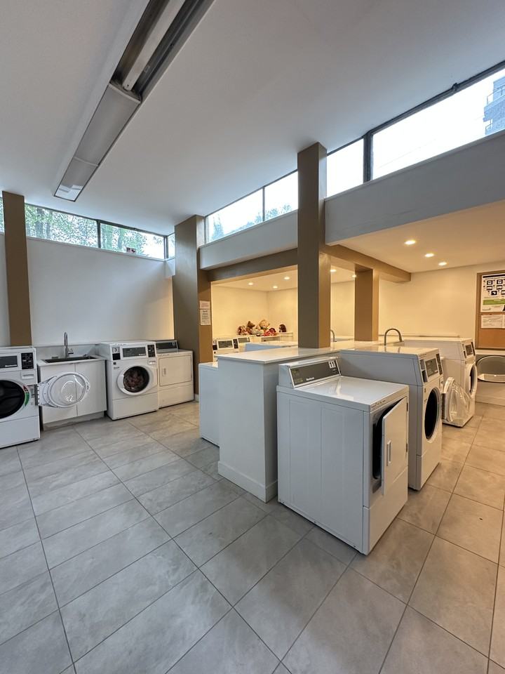 1100 Jervis St - Photo 6 of 50