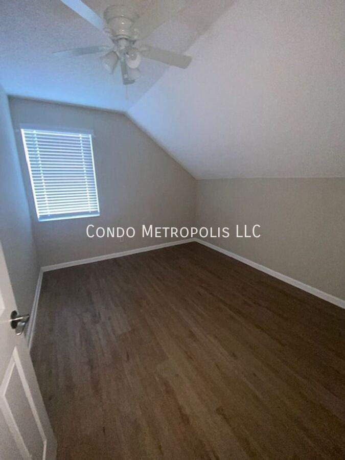 2511 Woods Edge Cir - Photo 5 of 17