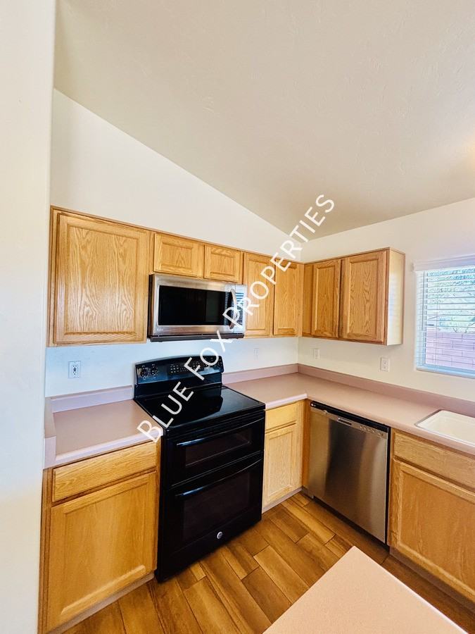 10451 N Calle Verano Seco - Photo 7 of 23