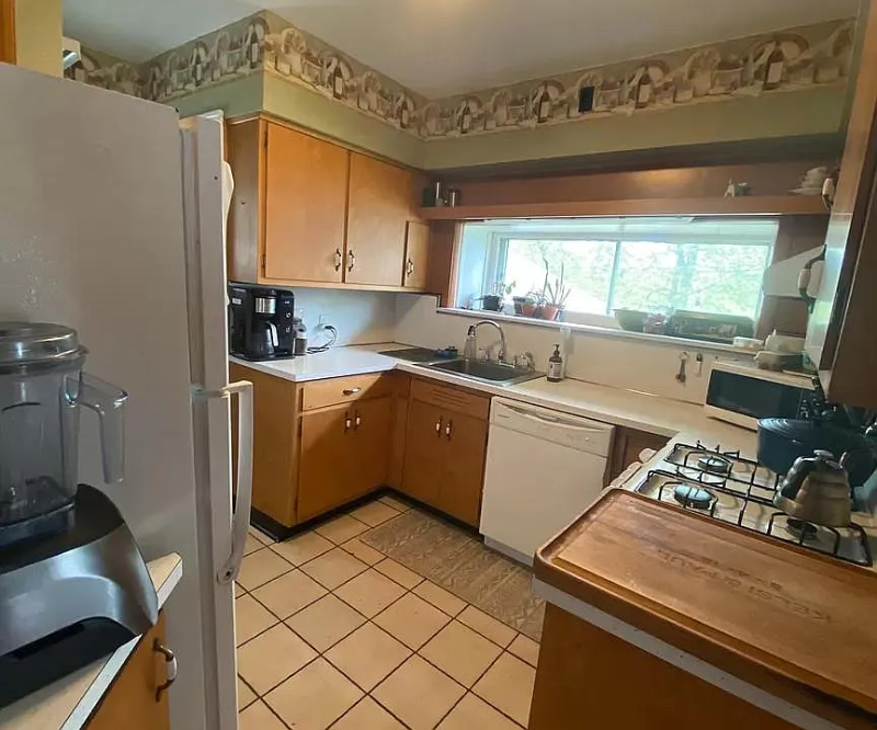 209 E Lutz Ave #1 - Photo 3 of 21