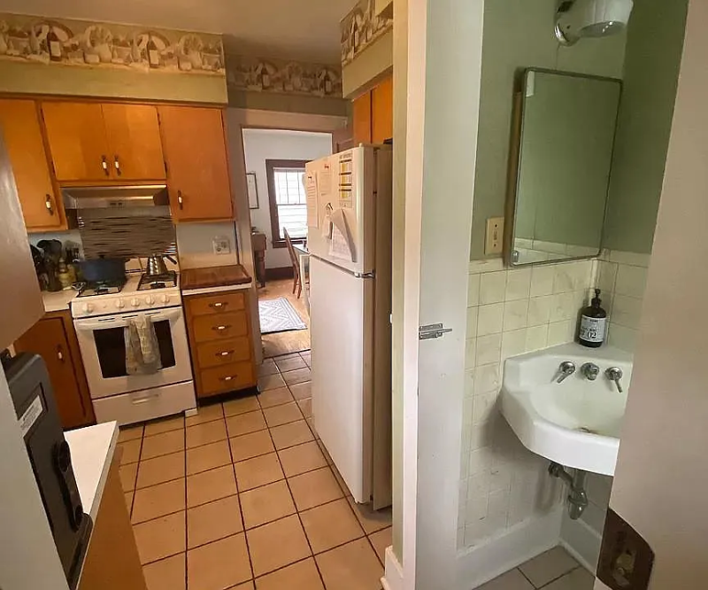 209 E Lutz Ave #1 - Photo 4 of 21
