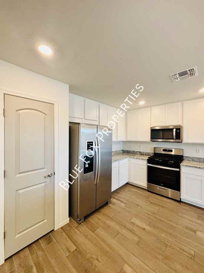 6563 W Camino Pizarro - Photo 4 of 21