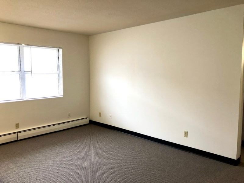 230 Nw College Ave - Photo 5 of 11