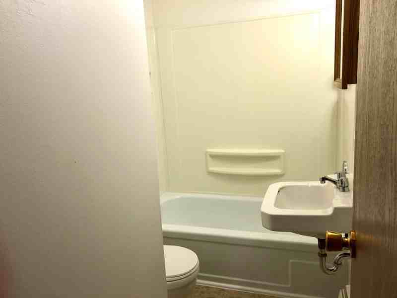 230 Nw College Ave - Photo 6 of 11