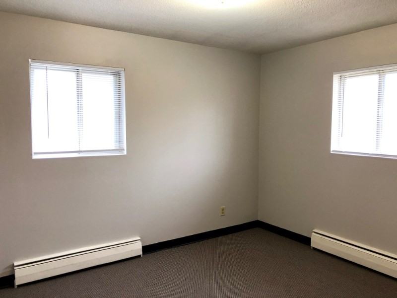 230 Nw College Ave - Photo 7 of 11