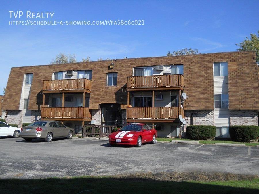 123 Fox Hill Ln Apt B - Photo 2 of 6