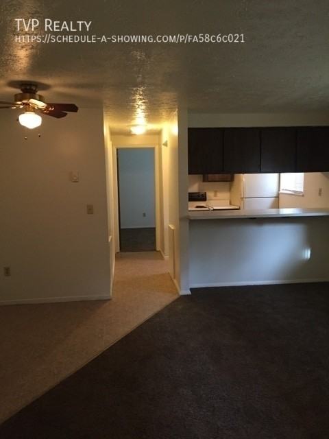 123 Fox Hill Ln Apt B - Photo 4 of 6