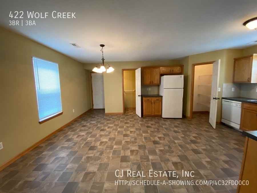 422 Ne Wolf Creek Dr - Photo 2 of 11