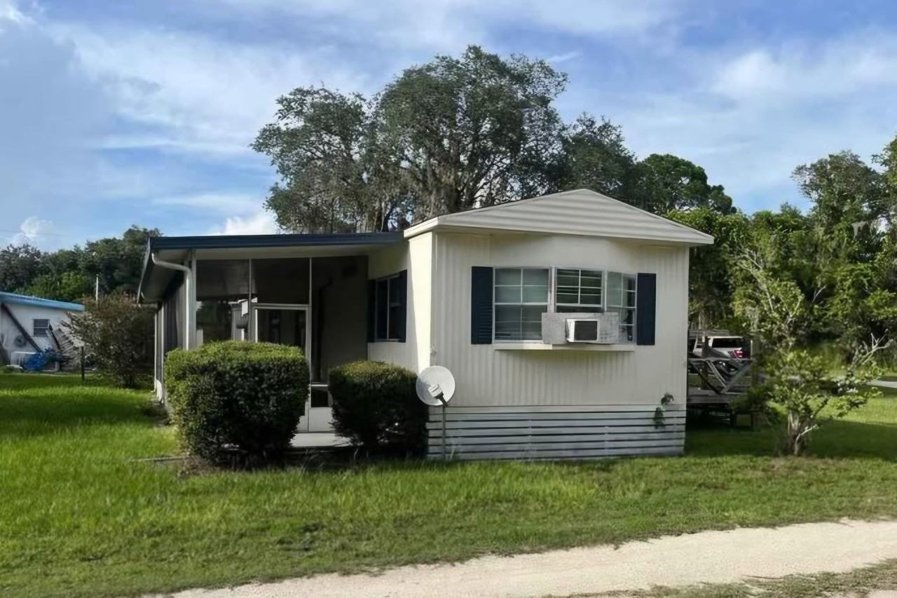 9646 Saint Clair Rd - Photo 2 of 10