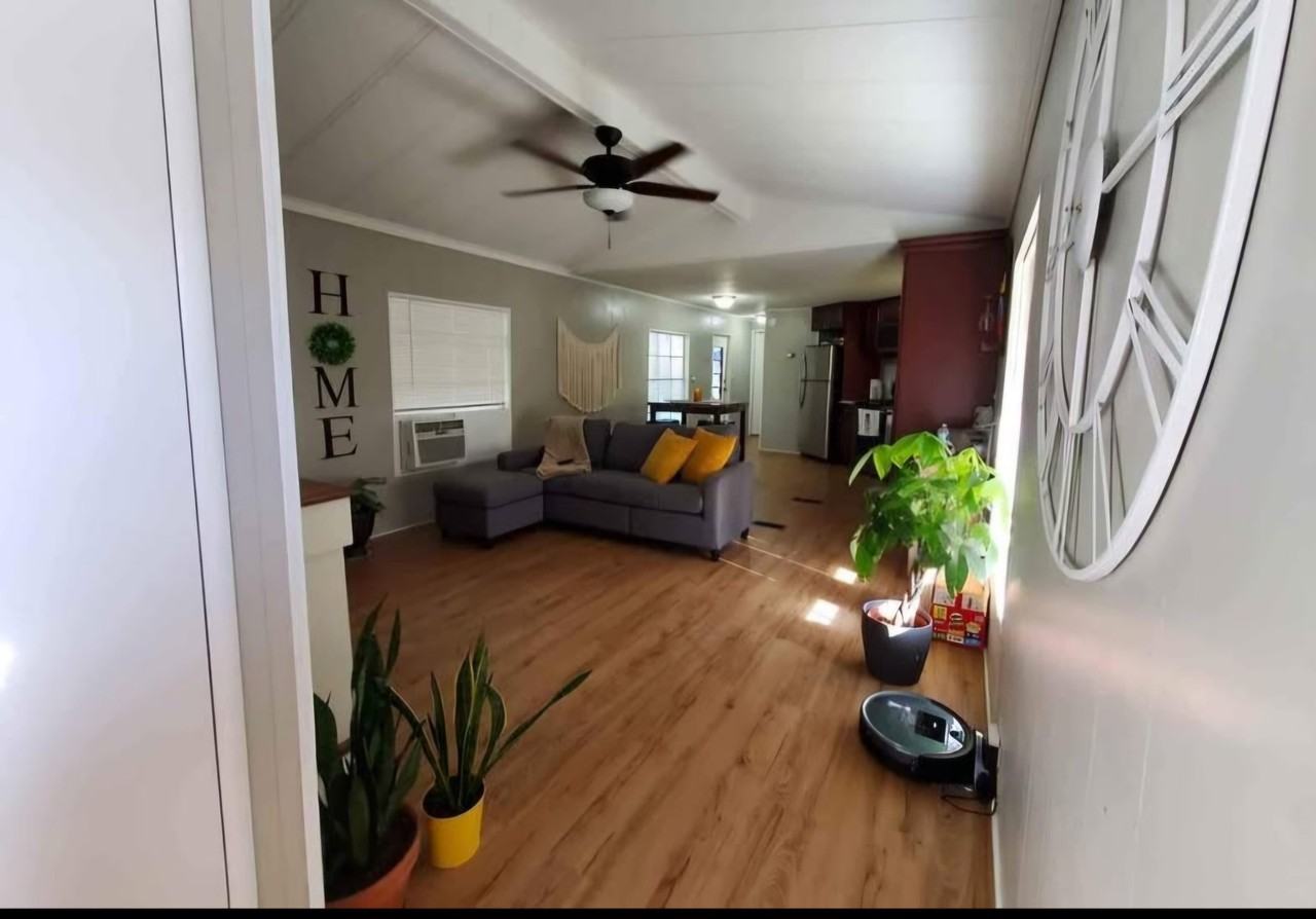 9646 Saint Clair Rd - Photo 5 of 10