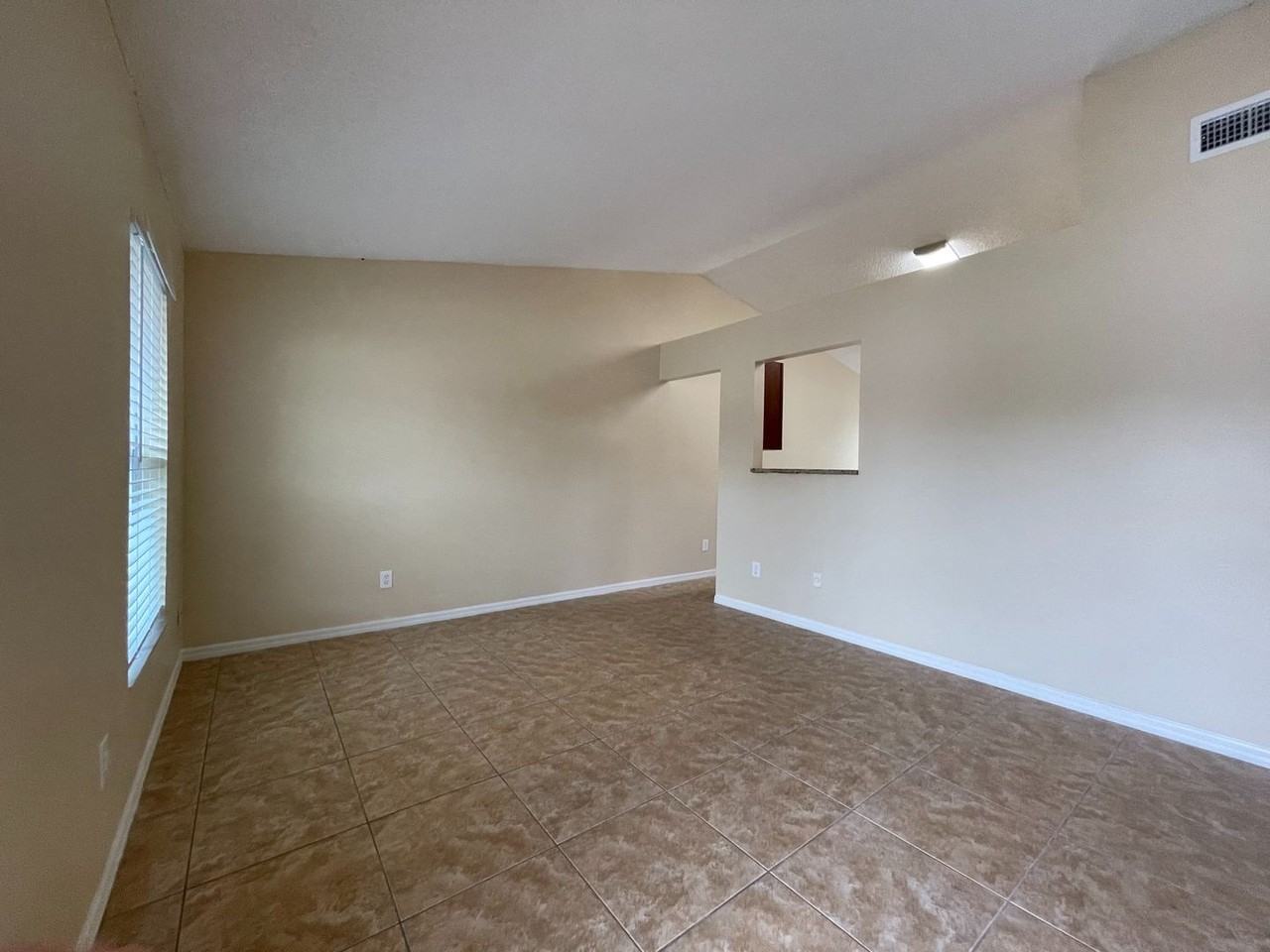 2612 Adela Ave - Photo 2 of 10