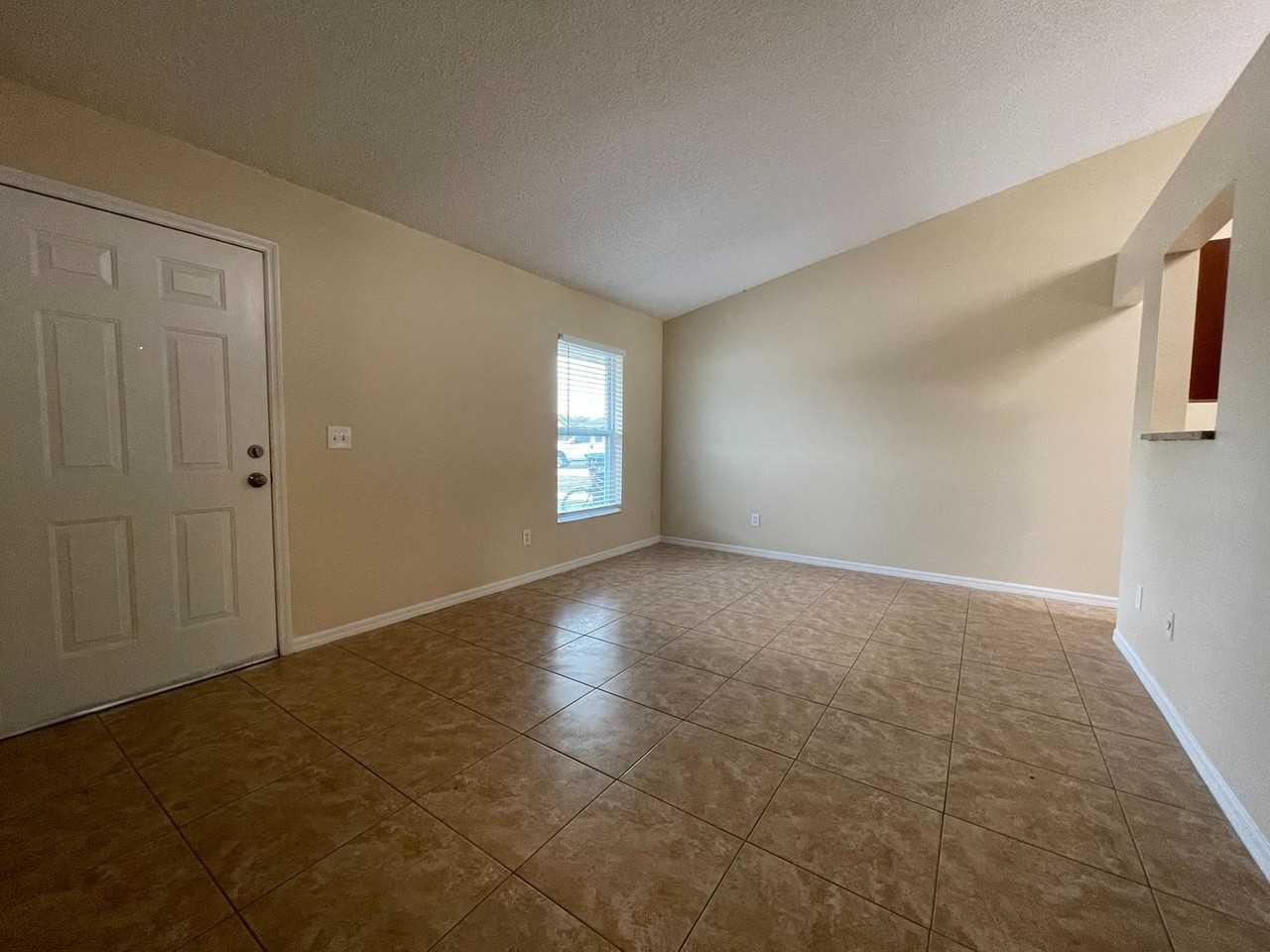 2612 Adela Ave - Photo 3 of 10