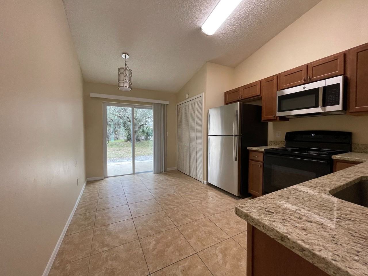 2612 Adela Ave - Photo 4 of 10