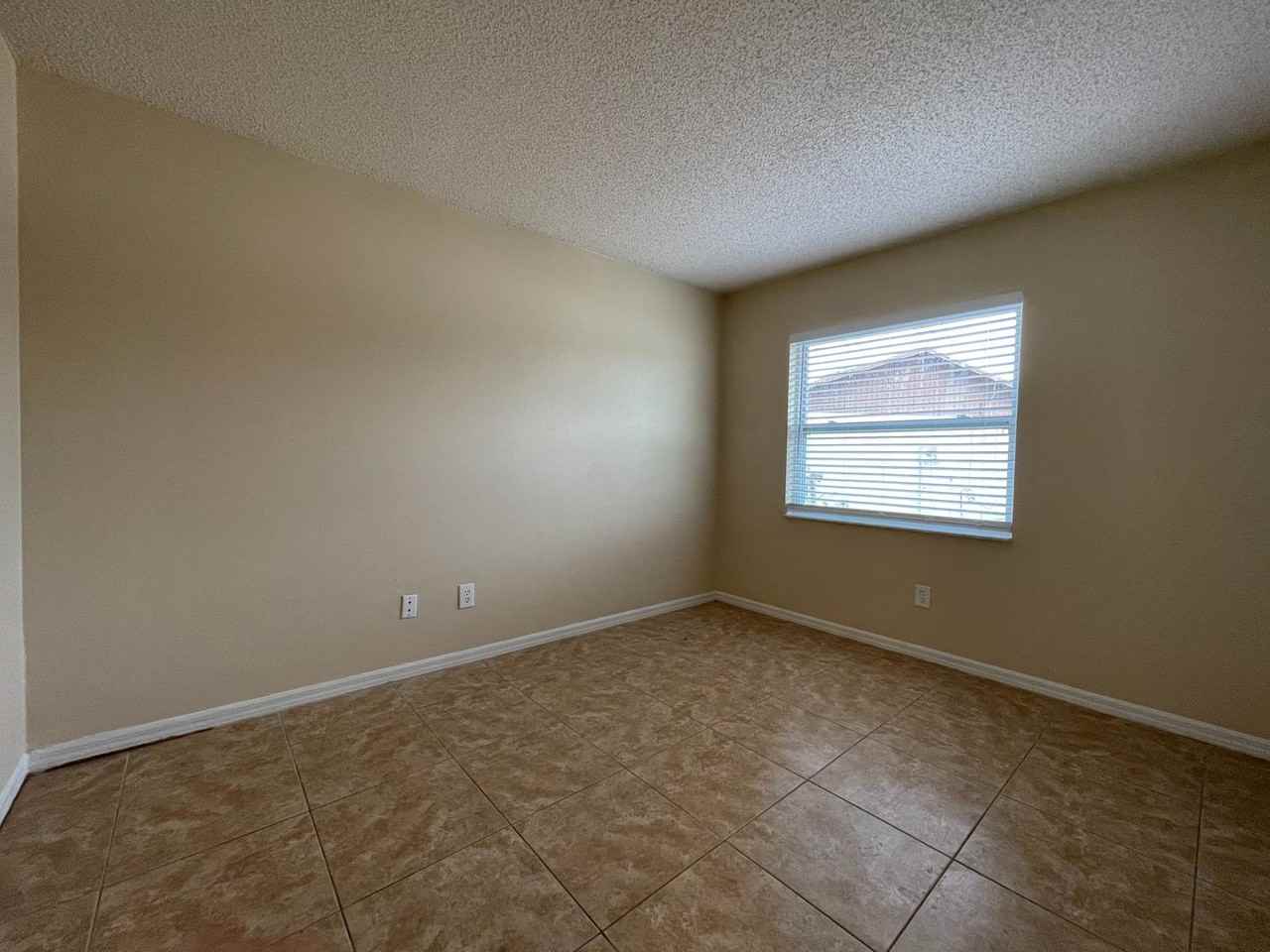 2612 Adela Ave - Photo 6 of 10