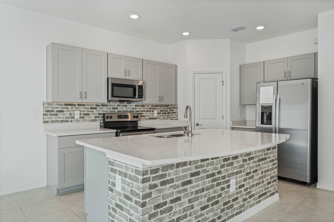 1281 Axel Graeson Ave - Photo 6 of 15