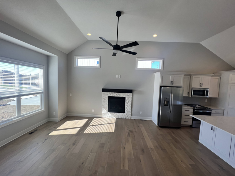 19182 W 109th Pl - Photo 4 of 30