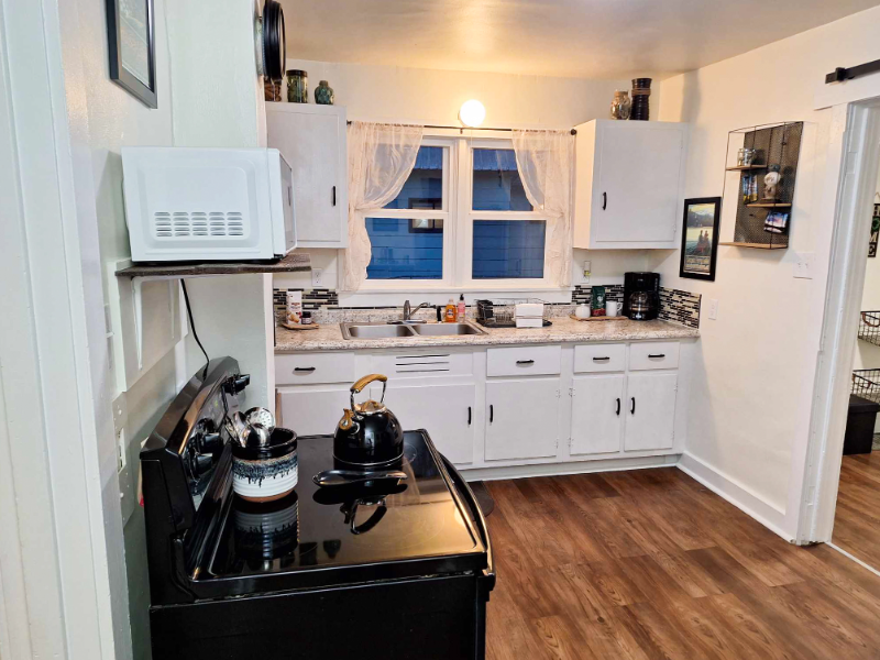 4 W Pacific St - Photo 5 of 7