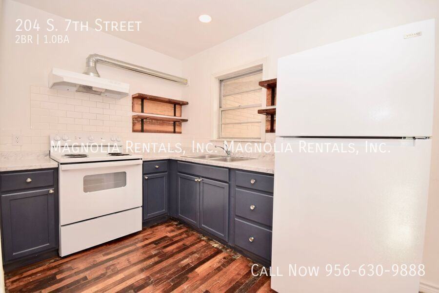 204 S 7th St - Photo 3 of 14