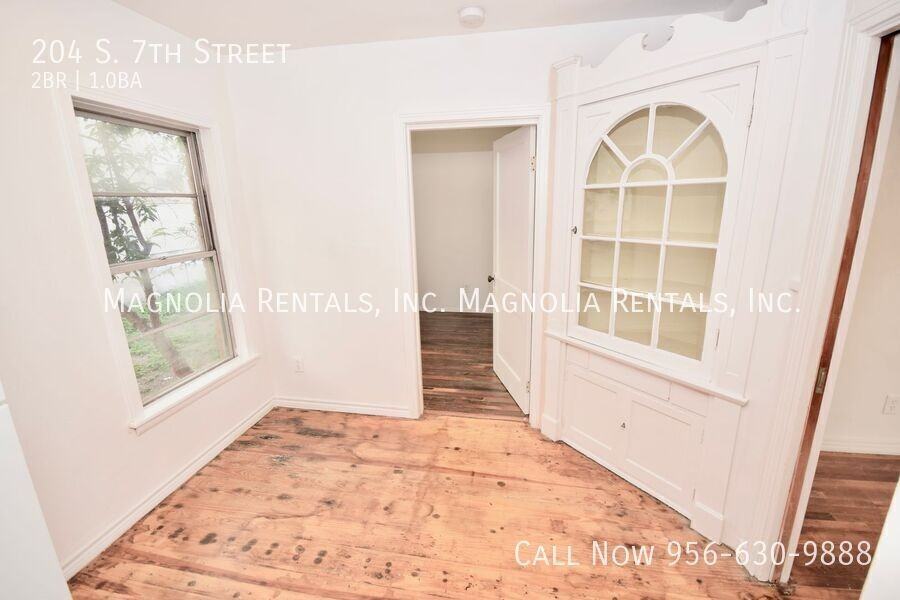 204 S 7th St - Photo 5 of 14