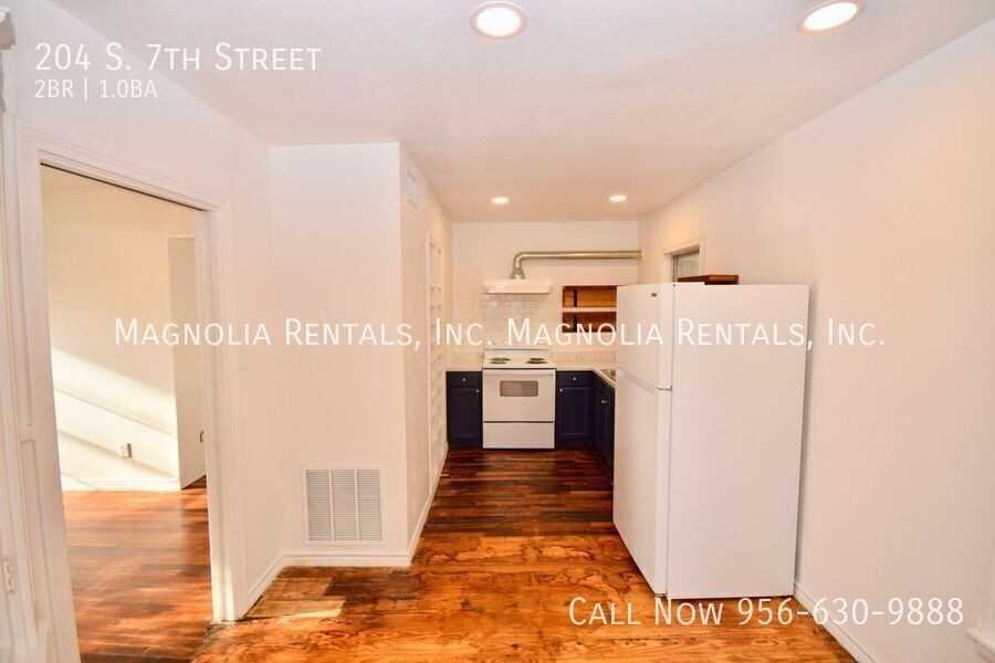 204 S 7th St - Photo 6 of 14