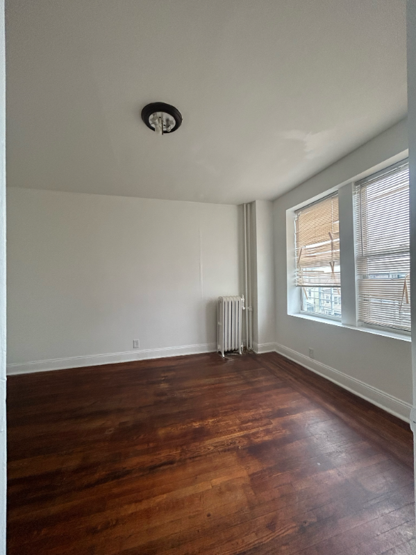 201 Claremont Ave #10 - Photo 5 of 18