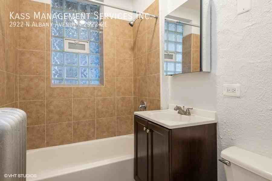 2922 N Albany Ave #2922-2E - Photo 6 of 7