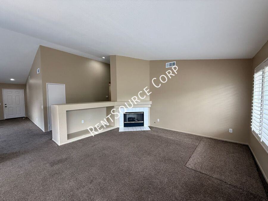 2832 W Pillsbury St - Photo 6 of 26