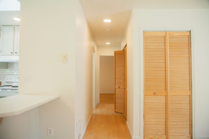 6530 Ne Center St - Photo 5 of 15