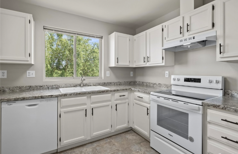 502 E River Ave #A - Photo 5 of 14