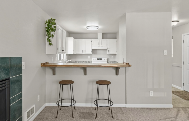 502 E River Ave #A - Photo 7 of 14