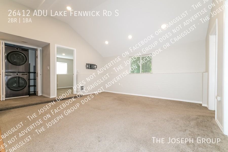 ADU LAKE FENWICK & - Photo 2 of 12